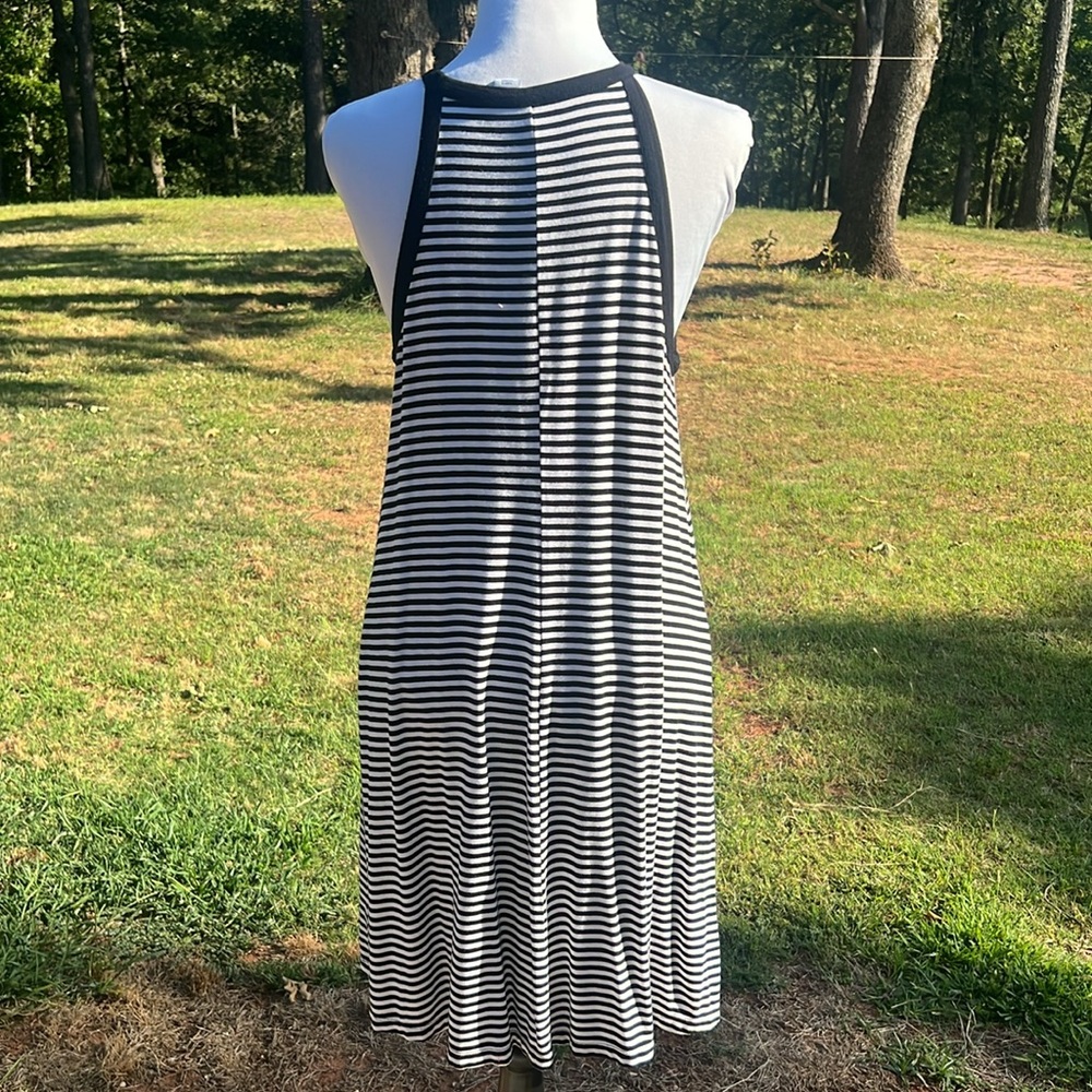 OLD NAVY HIGH NECK SWING DRESS …….437 - Picture 6 of 10
